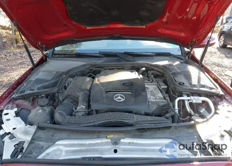 2017 Mercedes-Benz C 300 4Matic из США, поврежденный, VIN 55SWF4KB9HU213040